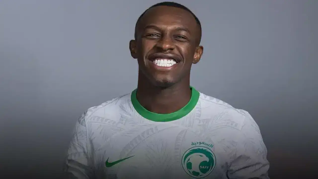 تقارير جديدة.. الكشف عن حقيقة عودة سعود عبدالحميد إلى منافسات الدوري السعودي